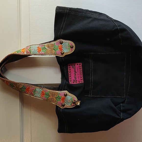 Betsey Johnson Handbags - Betsey Johnson tote